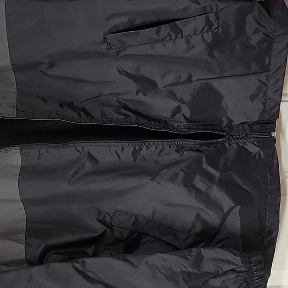 Athletic Works Men's Windbreaker Jacket Size M (38/40) Black w/Gray Stripe - Picture 4 of 6